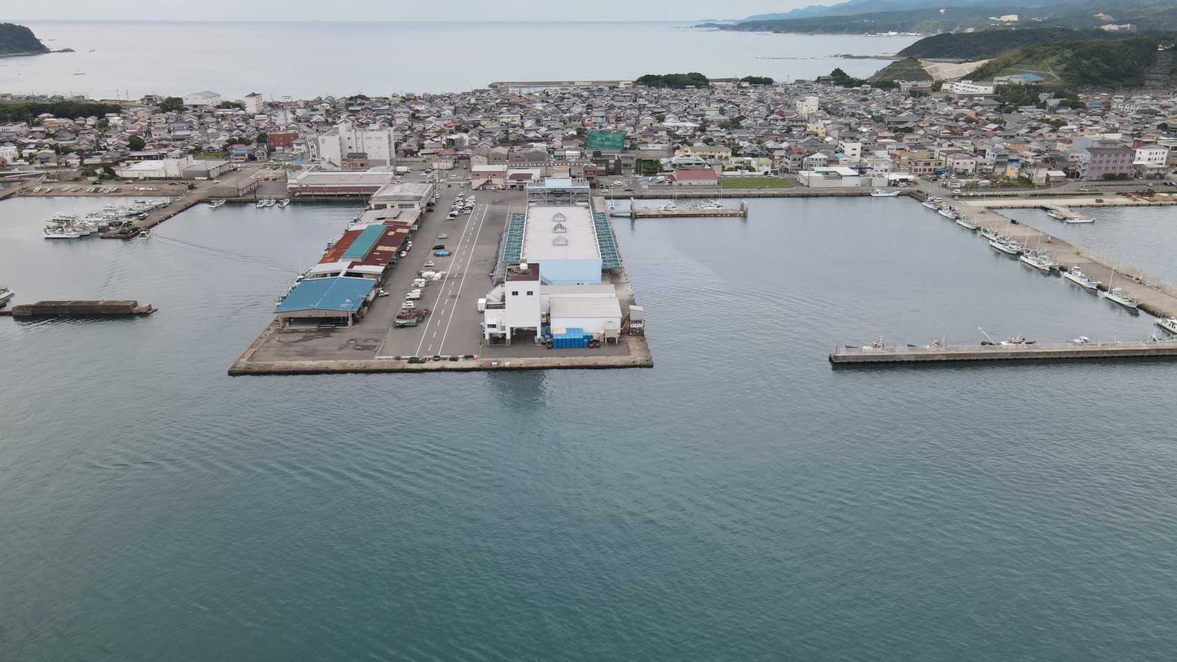 【和歌山県串本町】『串本漁港』の海釣りガイド（釣れる魚・駐車場・トイレ）