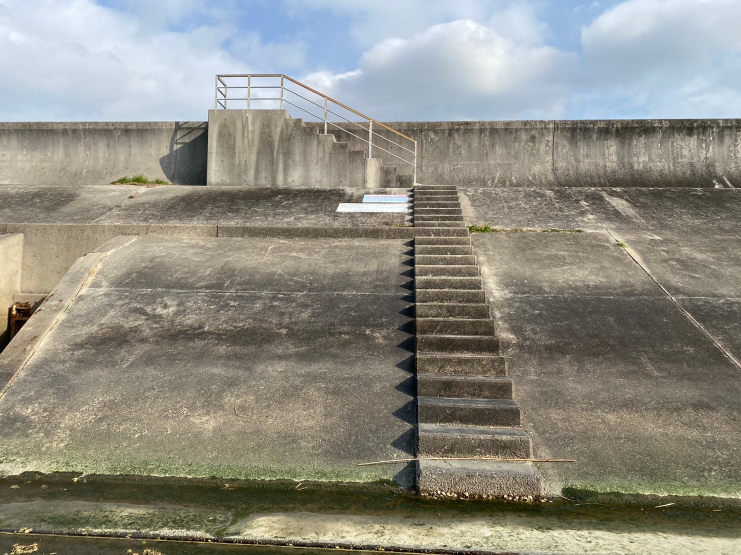 西尾の隠れ釣りスポット 西尾市 14号地 の釣り場ガイド 駐車場 トイレ 釣れる魚 東海釣りwalker