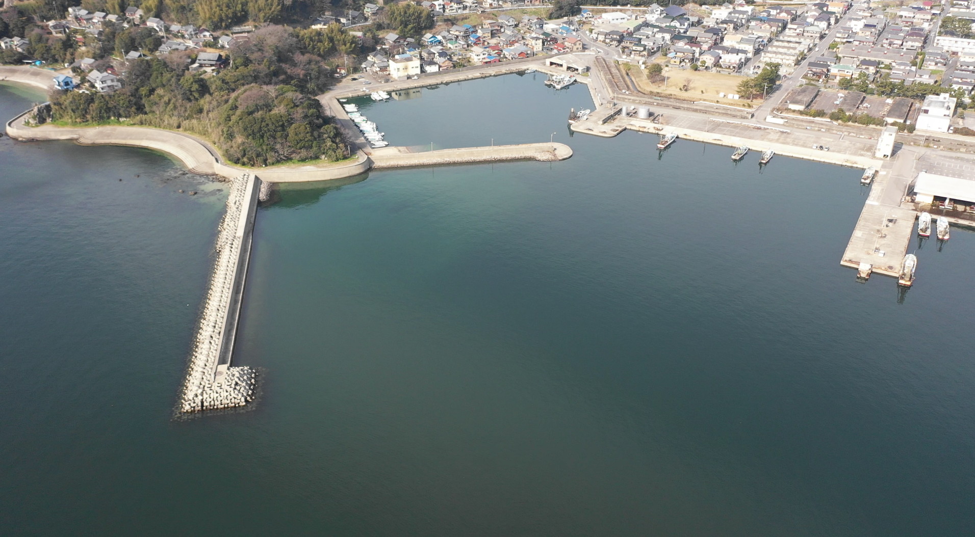 『西幡豆港：にしはずこう』の釣り場ガイド（駐車場・トイレ）