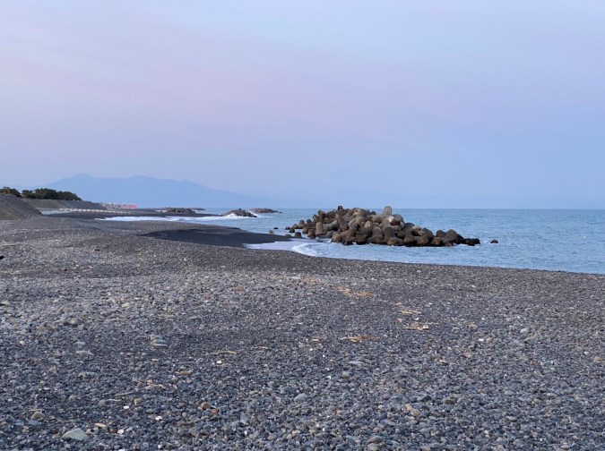 【清水エリア】『三保松原・駒越海岸』の海釣りガイド（釣れる魚・駐車場）