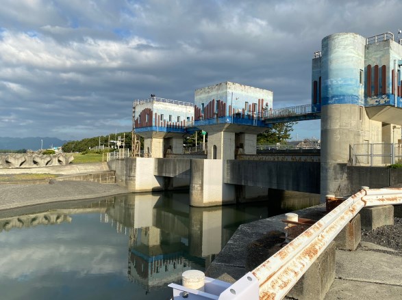 【静岡市】『放水路記念公園・大谷川』の海釣りガイド（釣れる魚・駐車場）
